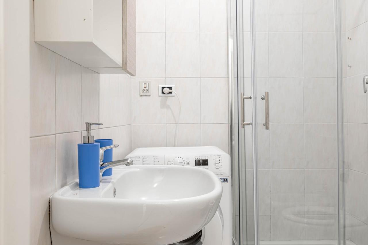H11 M Town 119 Sanremo - Centro Apartment Bagian luar foto